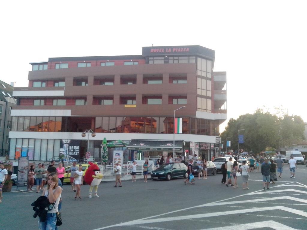 La Piazza Primorsko Rooms & Apartments Eksteriør billede